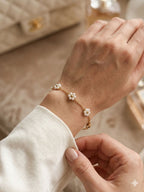 Anti Tarnish Stainless Steel Pearl Flower Chain Bracelet