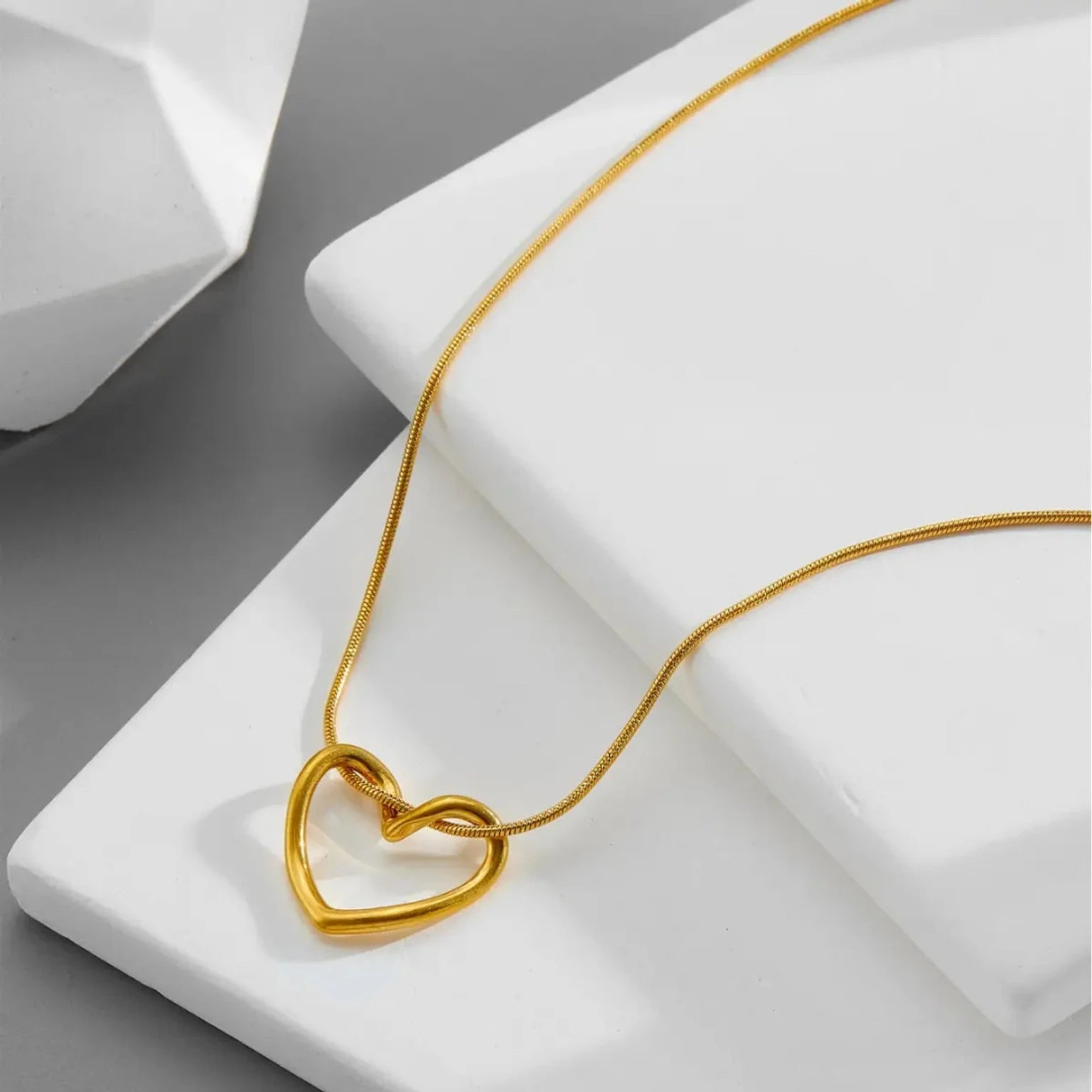 Anti Tarnish Open Heart Pendant Chain