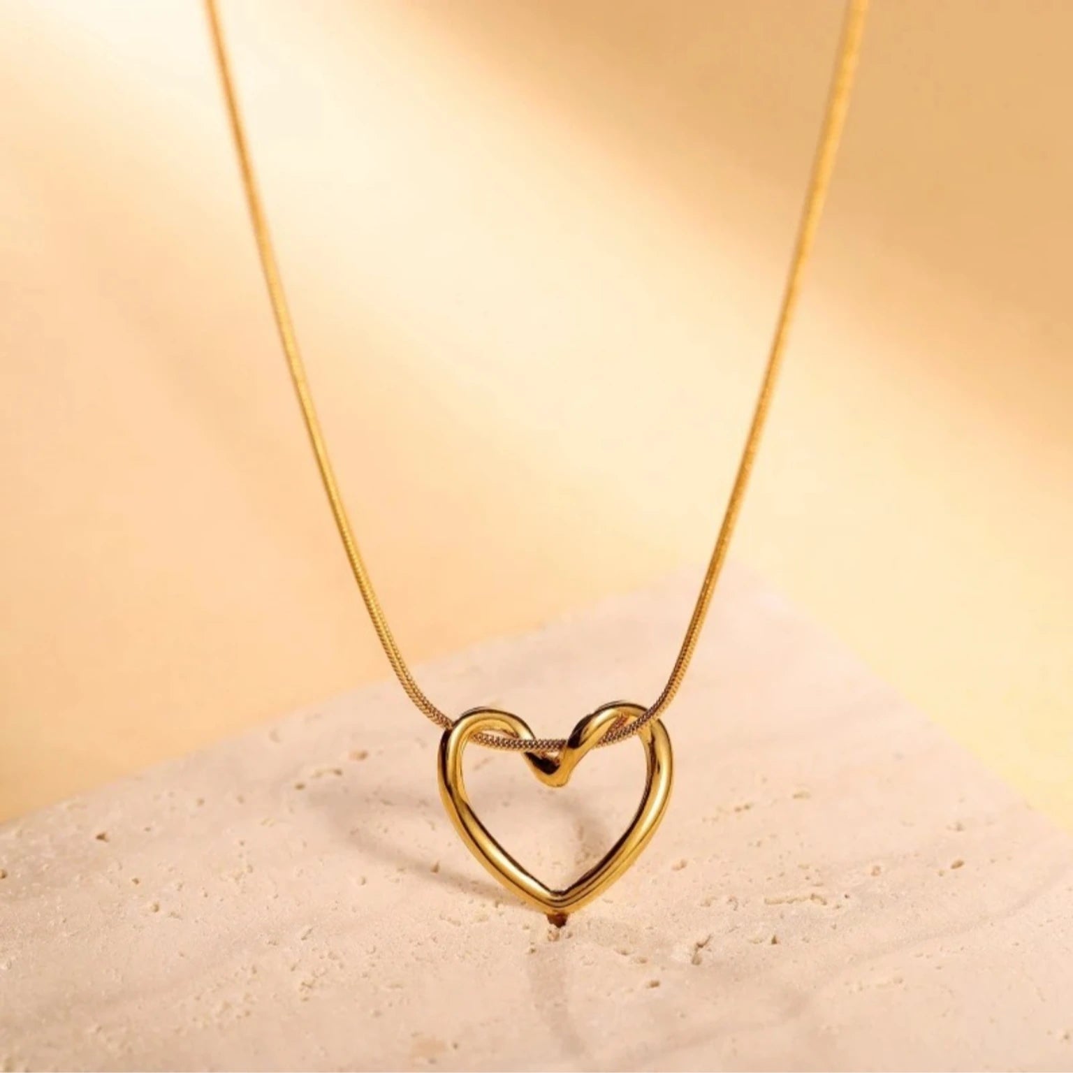Anti Tarnish Open Heart Pendant Chain